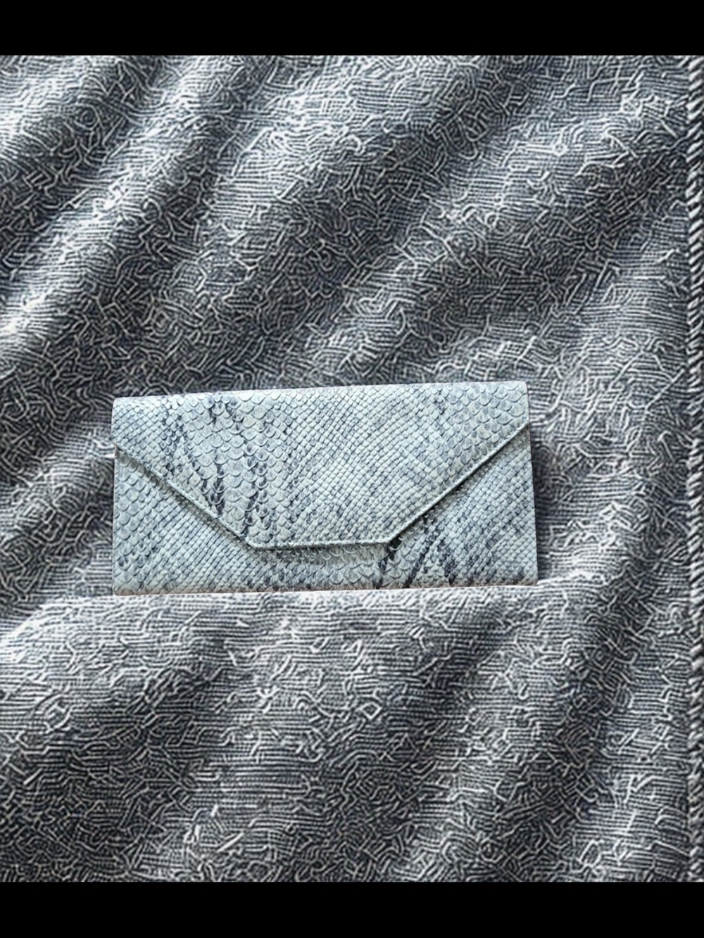 Vintage Women’s Envelope Clutch - Light Gray Python Embossed Effect